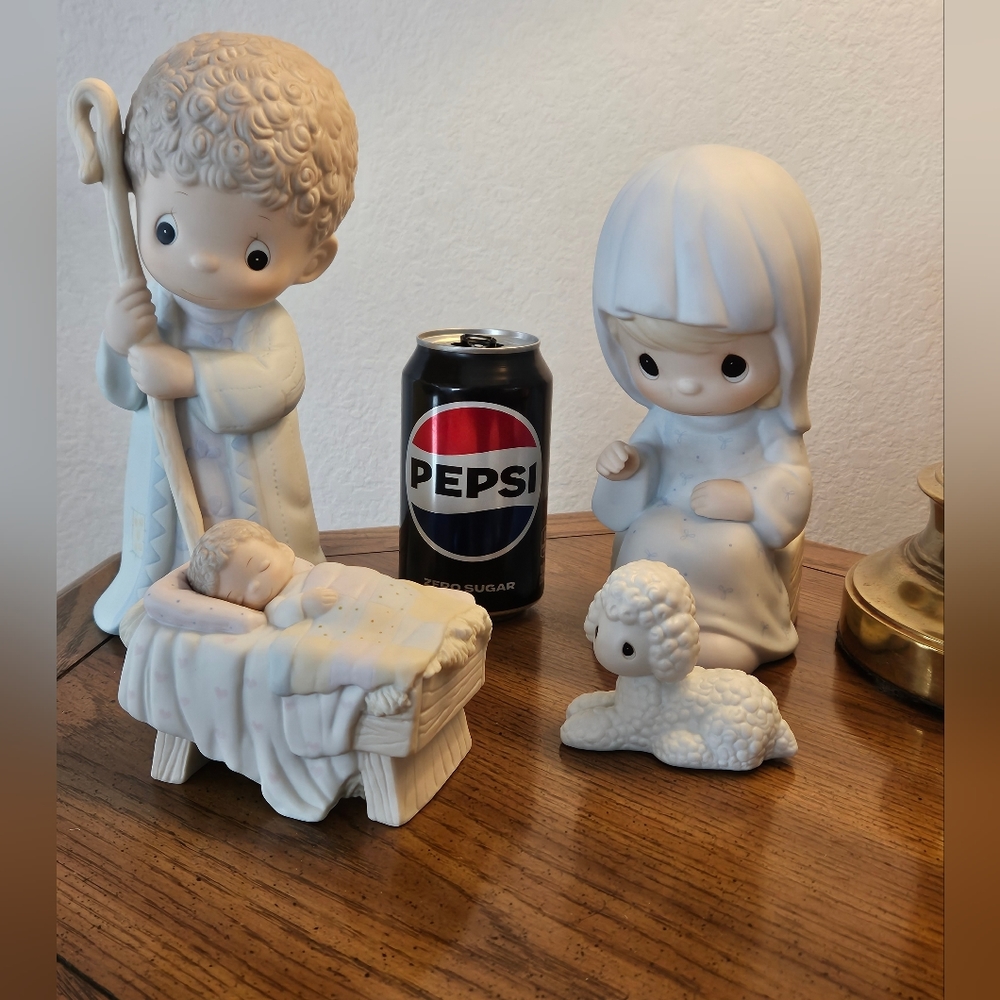 HUGE Nativity Precious Moments Figurine 4 Pc set 1987. NOT in original b…